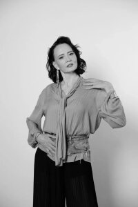 Julia_Way Public Pic 3