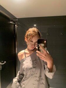 EvaaAnderson Public Pic 2