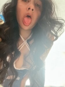 Bamby08 Mmm mi boca te nesecita 😜😝💦🍭🌸👄👄👄👄👄 Pic 4