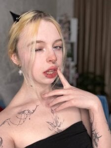 ElvenQueen Impact  7টি ছবি