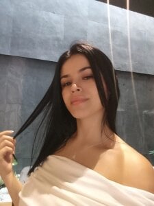 Celene_Queen Public Pic 3