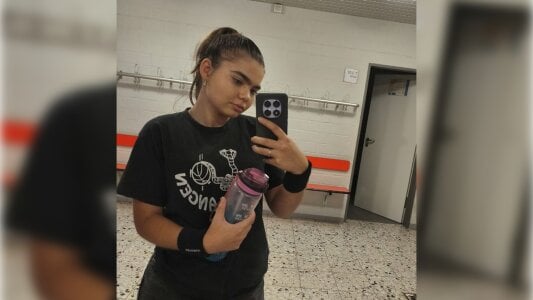 Mona_Slearys Public Pic 2