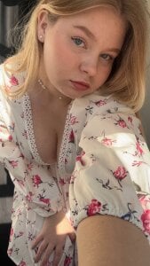 TorieDeeb How do you like my outfit? Pic