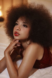 sofia_kayのskinny sexy brown girlの枚の写真