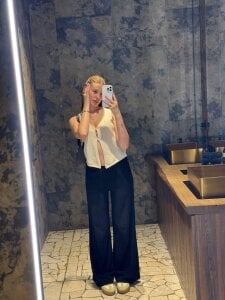 Bonnie_More Ordinary photos Pic 2