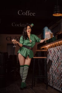 caroline_host