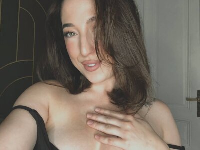 AVA_MAXX welcome to my room Pic