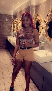 PiercedEb_100: Public ( 3 фото)