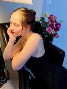 MollyBrams The maid wants to cross the line Εικόνα 4