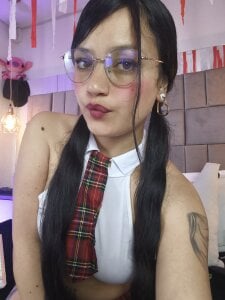 celeste_star0のA rebellious student eager to play with your desiresの 2枚の写真