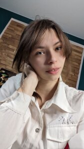 LynDavi You also think that without makeup I look younger? Pic 2