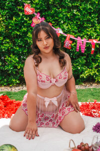 Taste in you in Valentine🎀🍓 de CelestteBloom Fotos 4