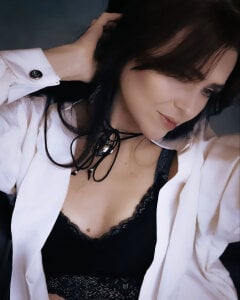 media_luna Public Gambar