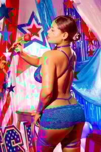 NyxTits Red, White and you 🤤 Immagine  3