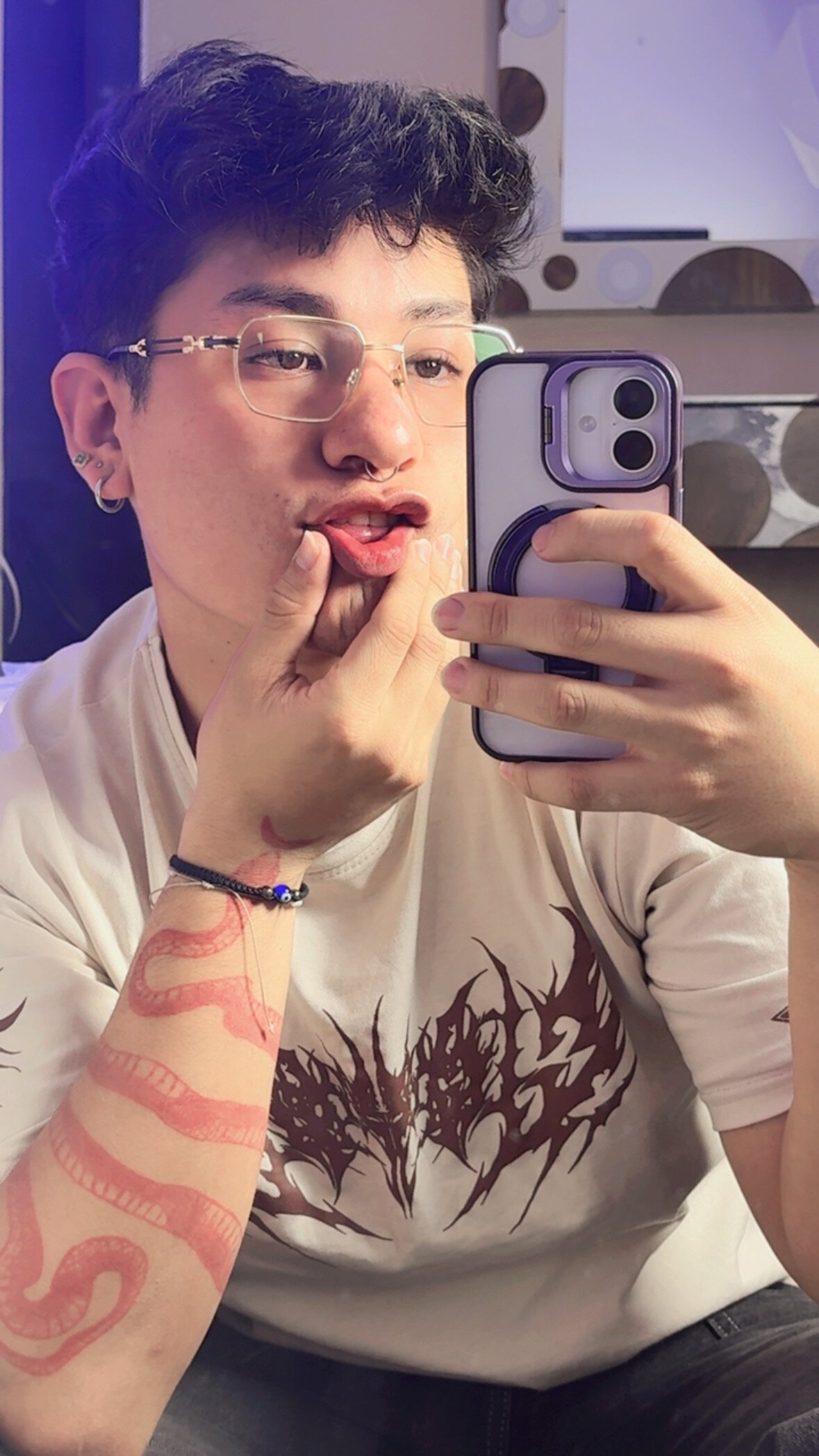 Theo_Rowan 님의 트렌드 중인 사진  6413개