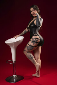 MeganDraco_ 🖤Tattooed arms. Soft hands.🔥 JOI Queen Billede 2