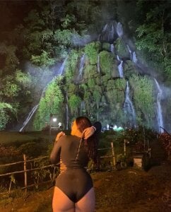 Public od harper_Brown_  4 snímek