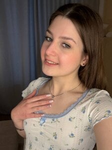 shy girl de DeanUnnold  7 photos