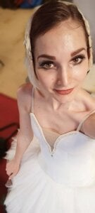 MirandaGlow White swan slika 2