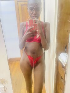 OceanSquirtbabe Lady in Red Pic 7