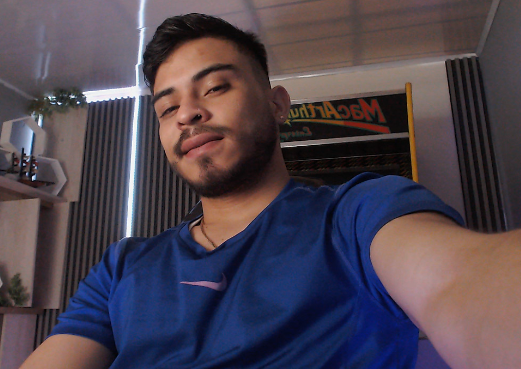 صور Bastian_MCcormick الرائجة  9135