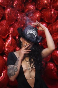 Devil_AliceXo smoking on Valentine's Day 🚬 사진 6