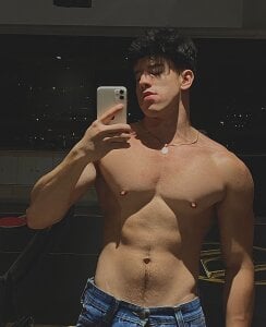 YOUR NAUGHTY BOY😈 de maxxcooper1  6 photos