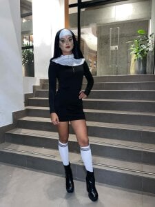 fallon_grey cosplay Pic 3