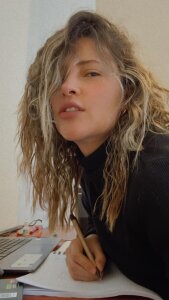 Shiarami estudiando Pic 2