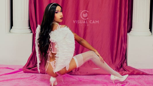 A little bit of me to brighten up your Valentine's Day 💞 de NicoleMadrird  2 photos