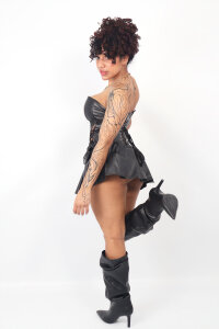 LuckySwagson Your fav ebony Pic 2