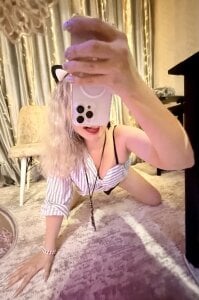 Emilia_Secrets Public Bilde 2