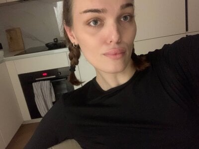 EmiliaRhodes Public Pic 5