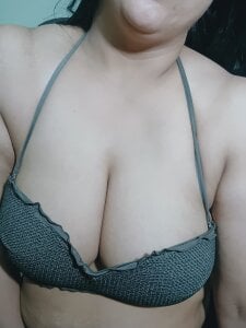 Apkisova Public Pic 2