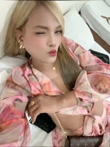 DominantHuge_Jasmine Public Foto 3