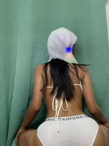 alix_kitty 🤍 Pic 5