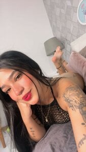 Hey!🌸 de laura_rouse7  2 Imagens