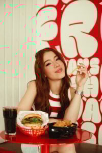 AbigailCarter 😋Would you like eat a hamburguer?😋 Foto 8