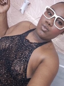 Slutty_chocolate Im so hot Pic 3