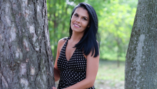 EmmaAtkins Wlak in the park Pic 4