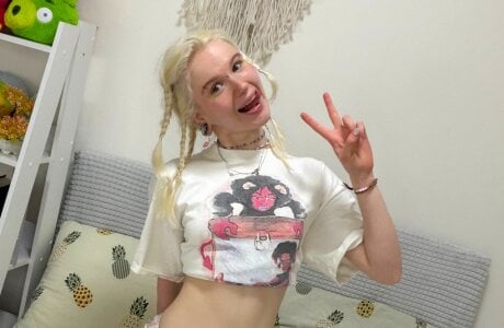 Mia_WaterFall: Public ( фото)