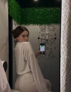 LinaMeey Public  8টি ছবি