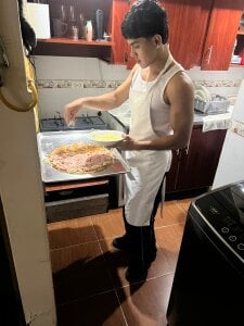 _TaylorBlack Cooking pizza Immagine  2