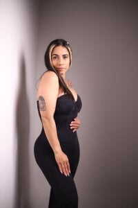 violet_scott_ 💋 Grown, glossy, and dangerously sexy. Gambar 2