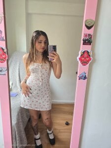 Cute_Mia23_ Public Foto 3