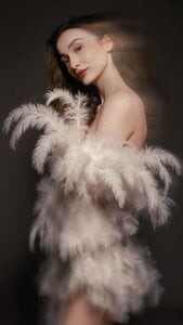 MarieKarma white feathered Gambar 3