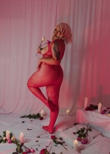 AriaBursett You look lonely... I can fix that 🥀✨ Pic 7