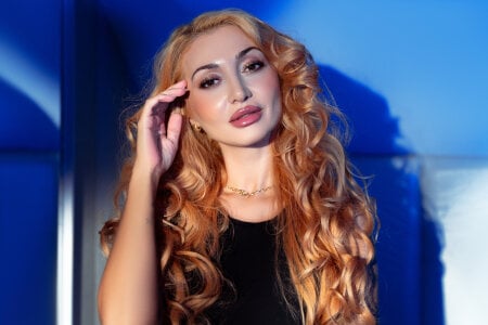 IvaRoberts Sexy Blonde Here Pic 5