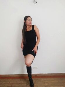 Amber-Hotty Bella Pic 3