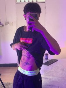 Enzo_Hunter Think you can resist? Pic 5